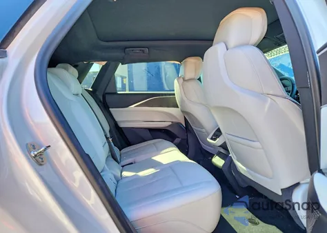 2025 Cadillac Lyriq Sport z USA, uszkodzony, nr VIN 1GYKPURL3SZ314436